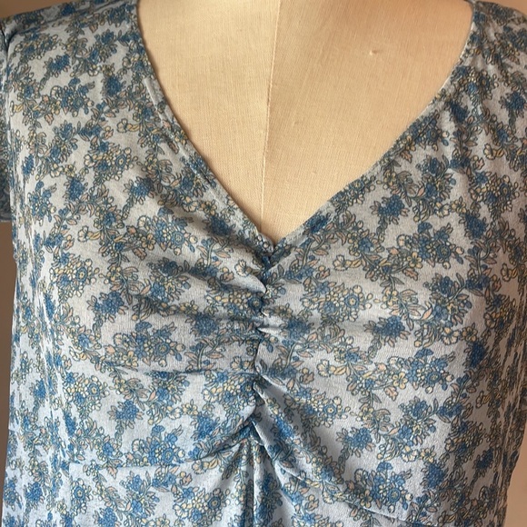 Motherhood maternity garden blue floral top semi sheer flutter short sleeve Lrg - Picture 3 of 11